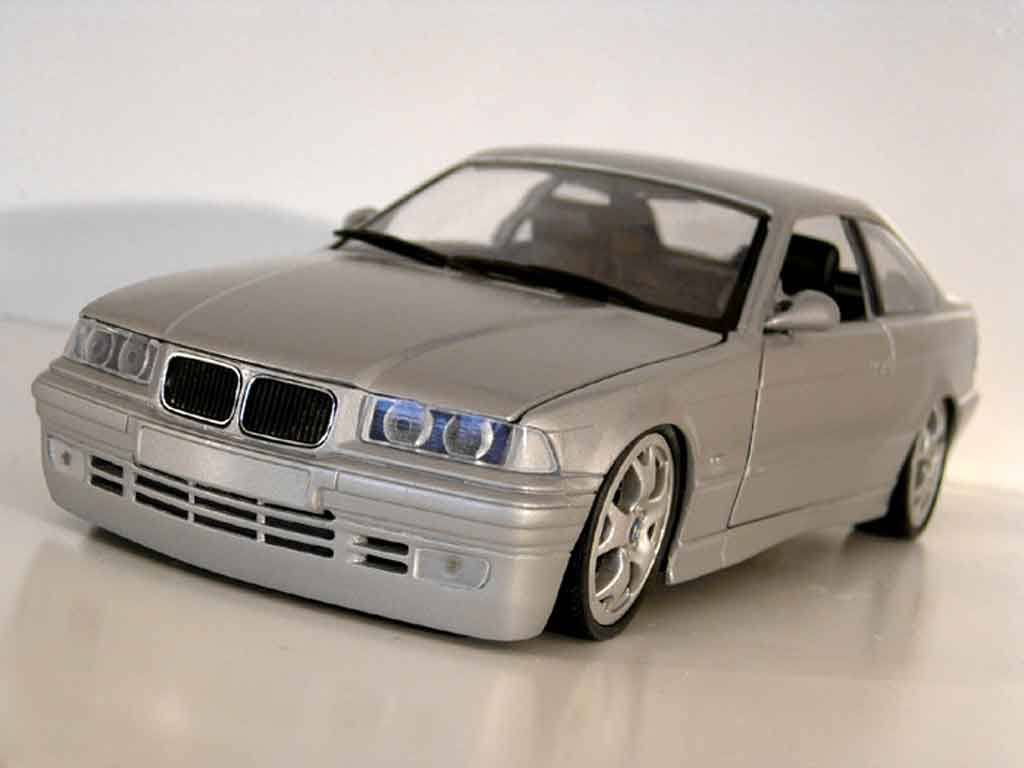 Bmw X5 E36 coupe grijs jantes bmw x5 1/18 Ut Models