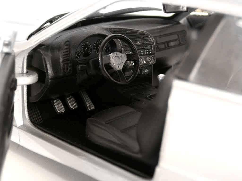 Bmw X5 E36 coupe grijs jantes bmw x5 1/18 Ut Models