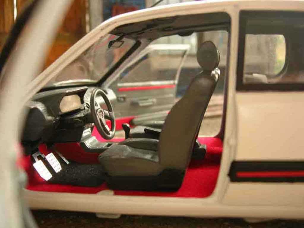 Peugeot 205 GTI 1.9 Blanc Meije ligne groupe n 1/18 Solido