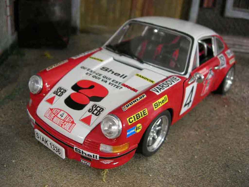 Porsche 911 2.4 monte carlo 1972 1/18 Universal Hobbies