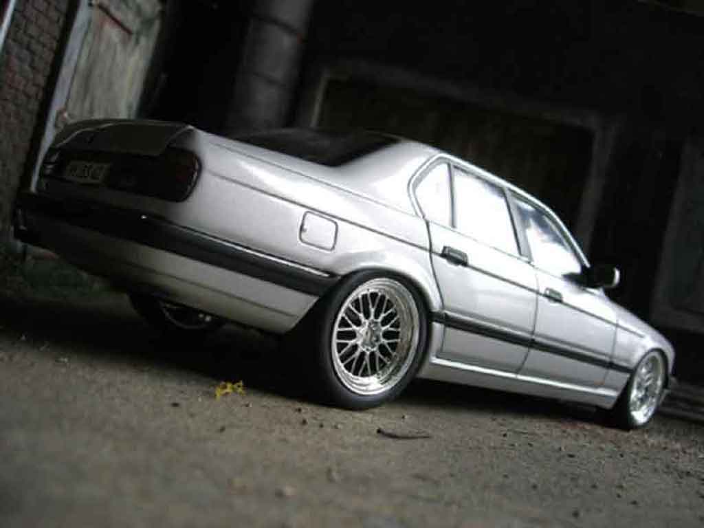 Bmw 730 E32 i grijs 1986 jantes bbs 18 pouces 1/18 Minichamps