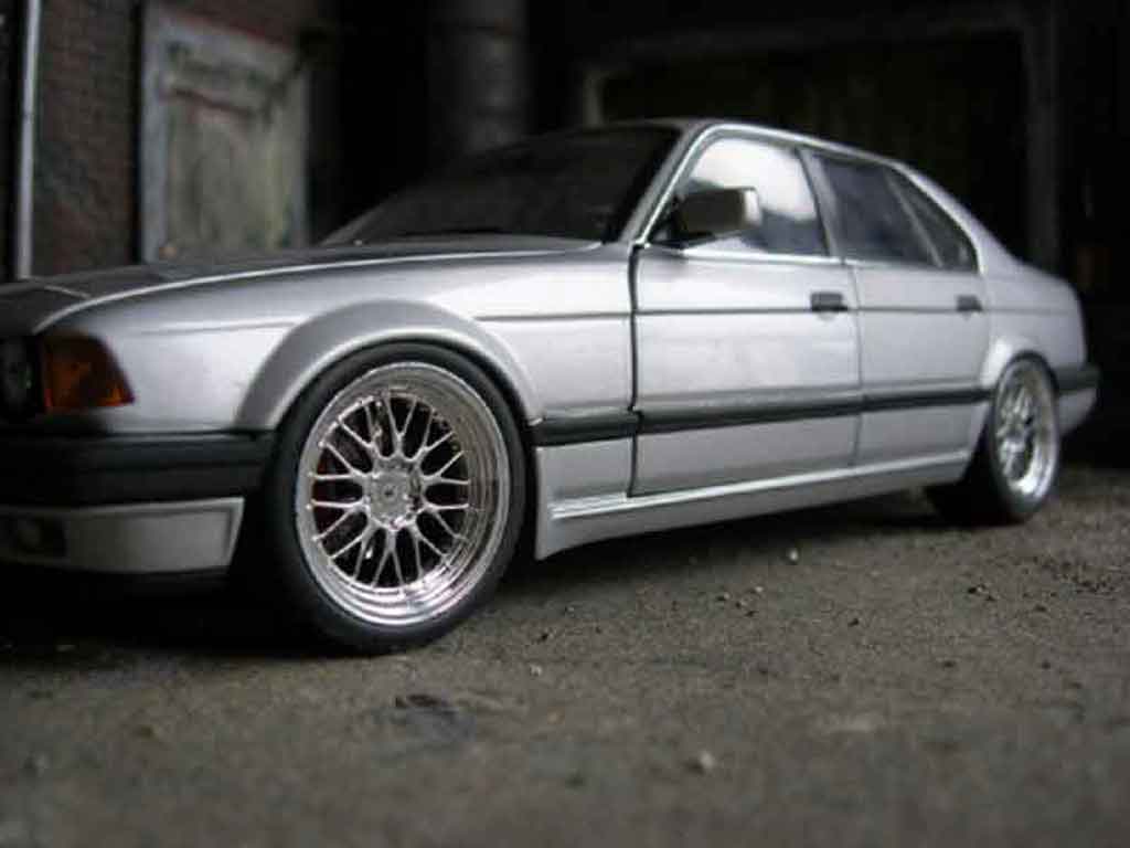 Bmw 730 E32 1/18 Minichamps E32 i grijs 1986 jantes bbs 18 pouces modelauto