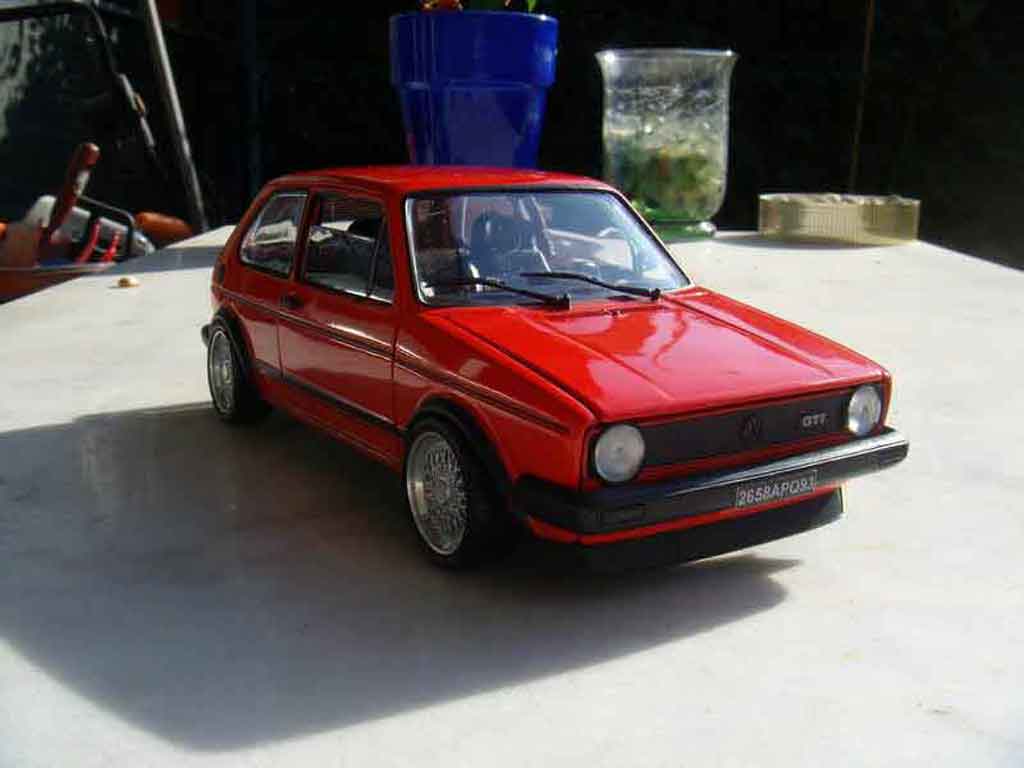 Volkswagen Golf GTI rouge jantes bbs 1/18 Solido