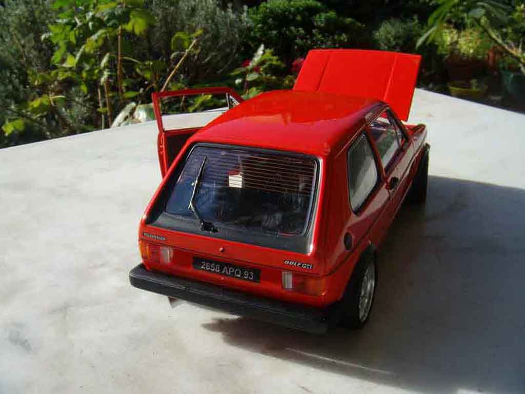 Volkswagen Golf GTI rouge jantes bbs 1/18 Solido