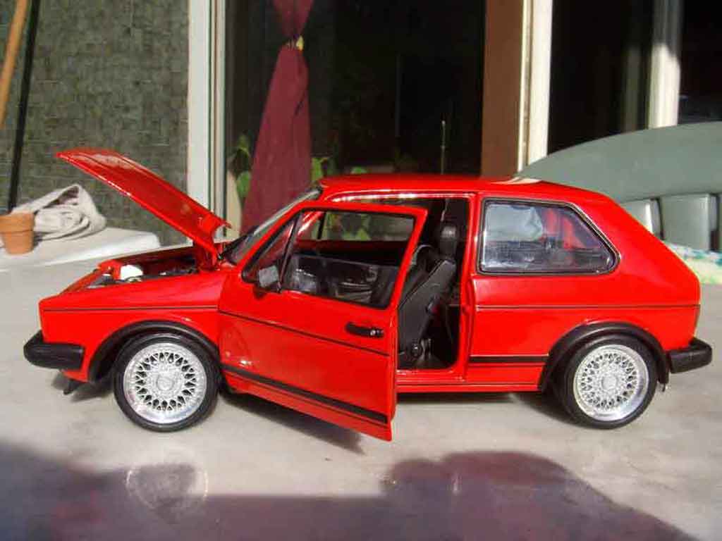 Volkswagen Golf GTI rouge jantes bbs 1/18 Solido