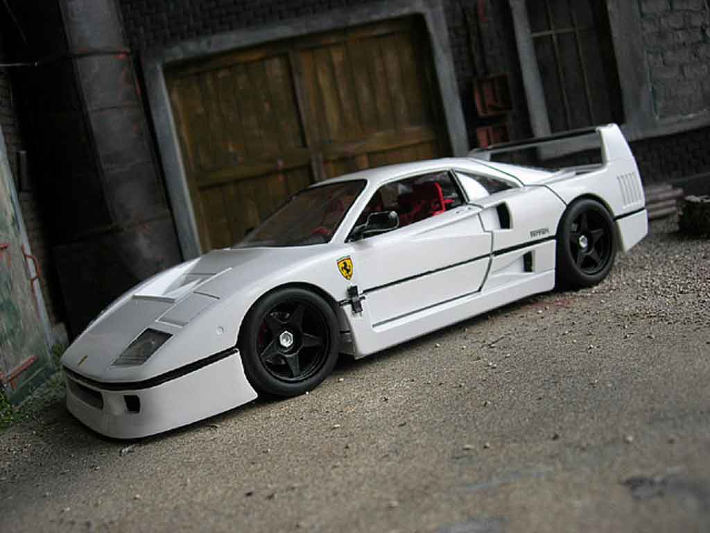 Ferrari F40 LM wit 1/18 Burago
