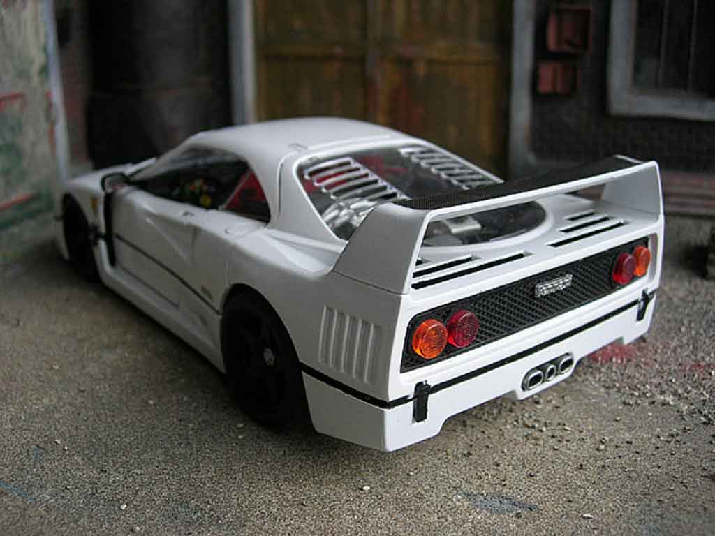 Ferrari F40 LM wit 1/18 Burago