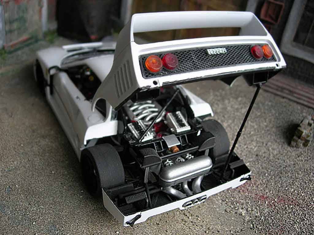 Ferrari F40 LM wit 1/18 Burago