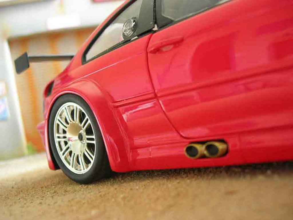 Bmw M3 coupe GTR E46 rood 1/18 Minichamps