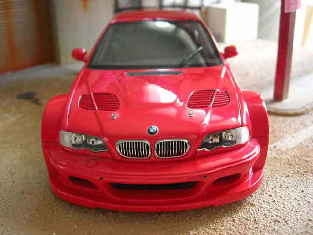 Bmw M3 coupe GTR E46 rood 1/18 Minichamps