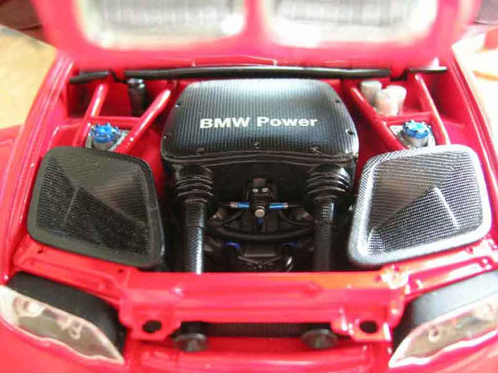 Bmw M3 coupe GTR E46 rood 1/18 Minichamps