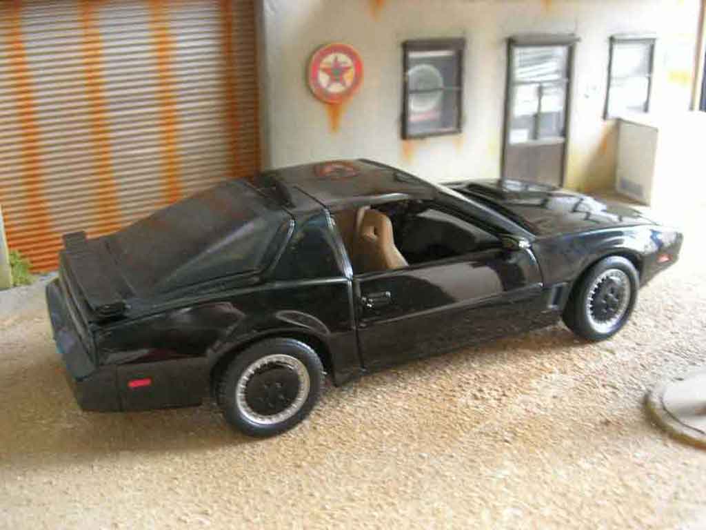 Pontiac Knight Rider Base 1/18 Ertl