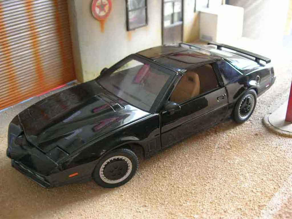 Pontiac Knight Rider K2000 1/18 Ertl K2000 modelauto