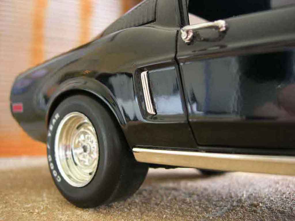 Ford Mustang Hardtop coupe zwart 1/18 Ertl