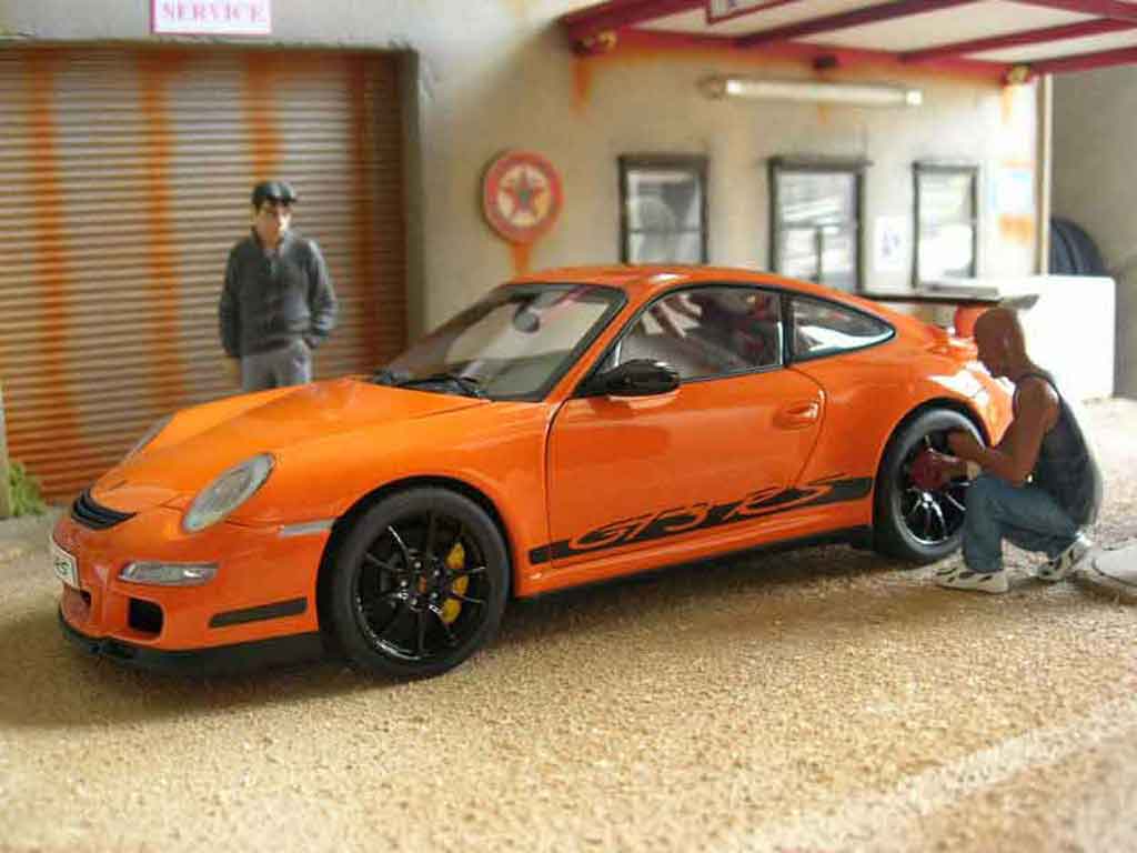 Porsche 911 GT3 RS oranje jantes zwart 1/18 Autoart
