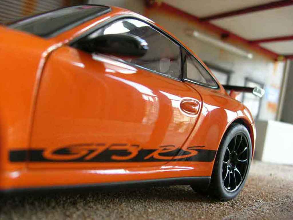 Porsche 911 GT3 RS oranje jantes zwart 1/18 Autoart