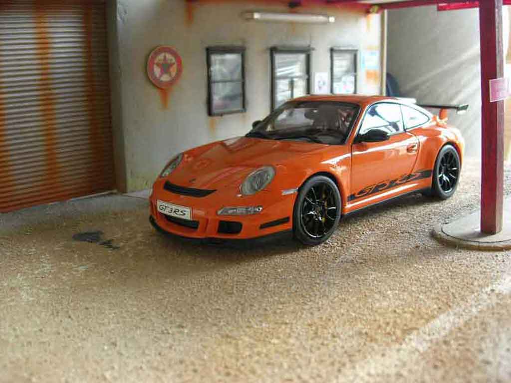 Porsche 911 GT3 RS oranje jantes zwart 1/18 Autoart