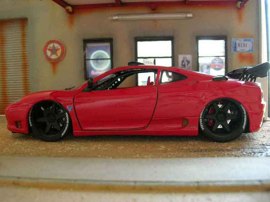 Ferrari 360 Modena coupe rood 1/18 Burago