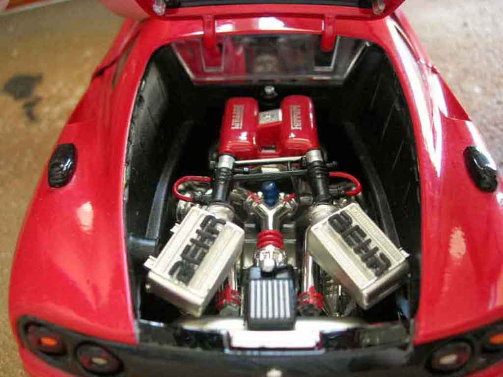 Ferrari 360 Modena coupe rood 1/18 Burago