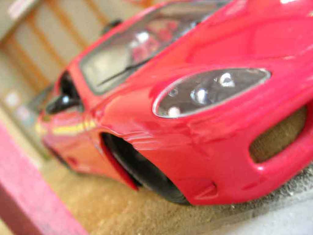 Ferrari 360 Modena coupe rood 1/18 Burago