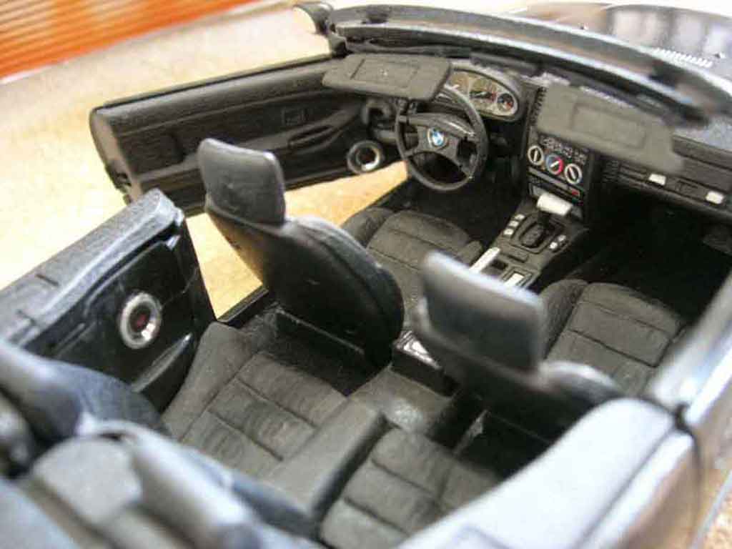 Bmw 325 Cabriolet E36 zwart swap z3m jantes z3m spoiler z3m 1/18 Maisto