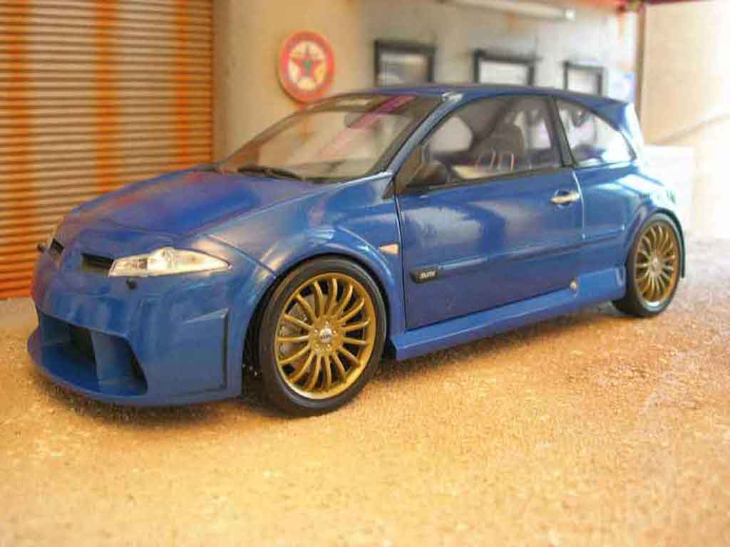 Renault Megane MTK vampire blauw 1/18 Norev