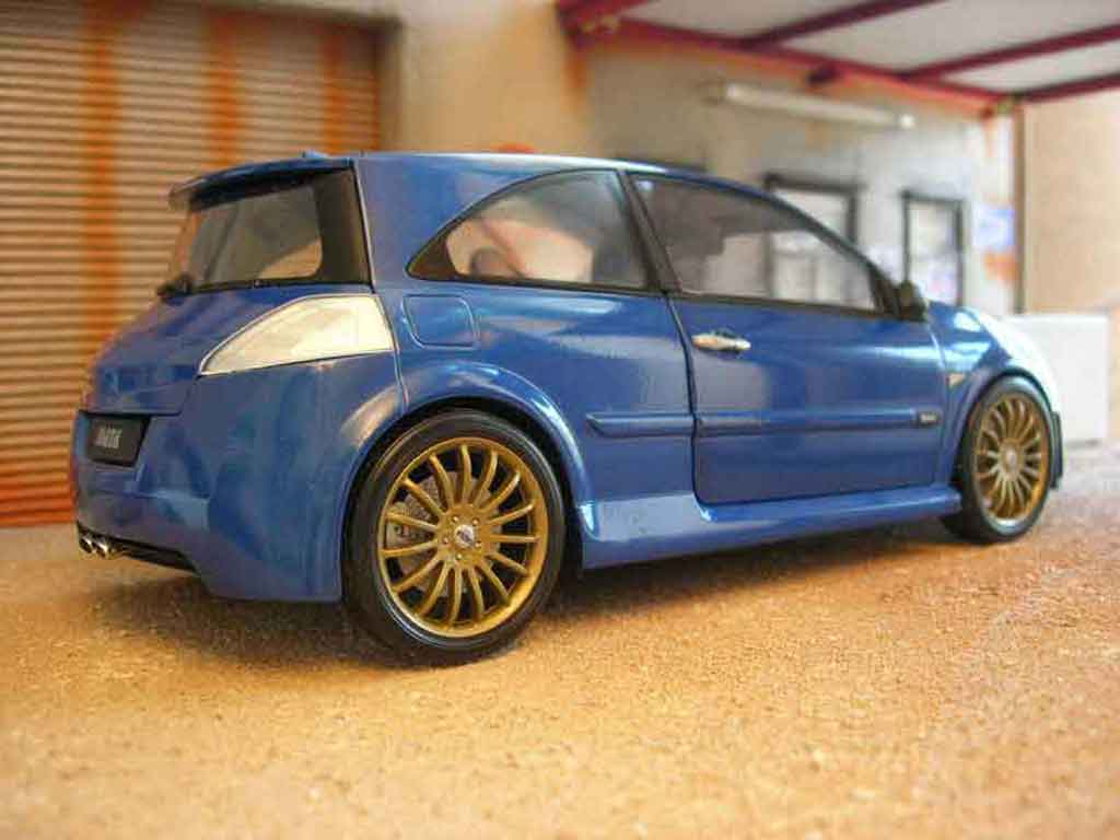 Renault Megane MTK vampire blauw 1/18 Norev