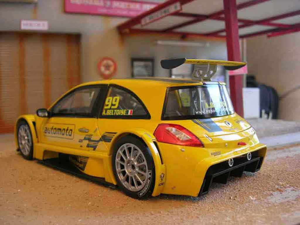 Renault Megane Trophy 2006 Beltoise #99 geel 1/18 Solido