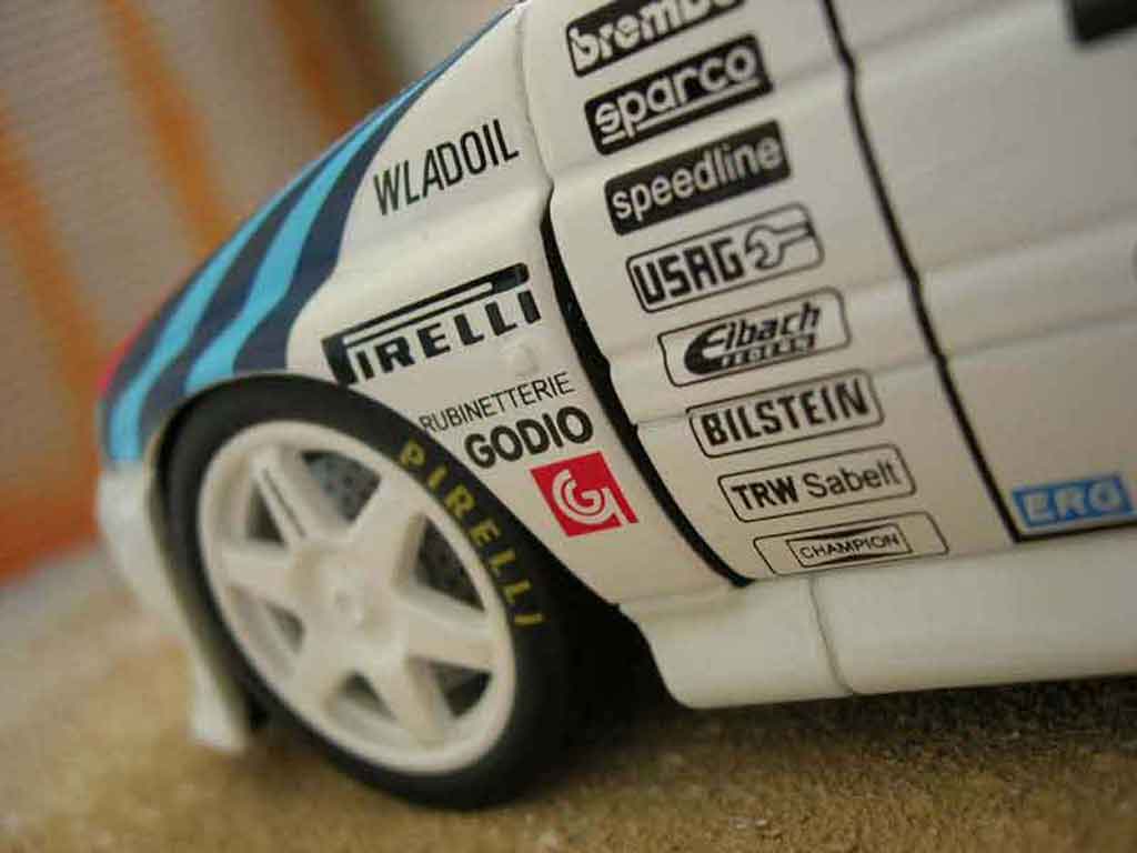 Ford Escort Cosworth rs martini 1/18 Ut Models