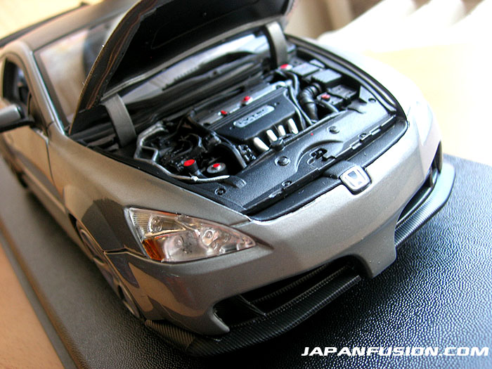 Honda Accord Base 2003 grijs 1/18 Motormax