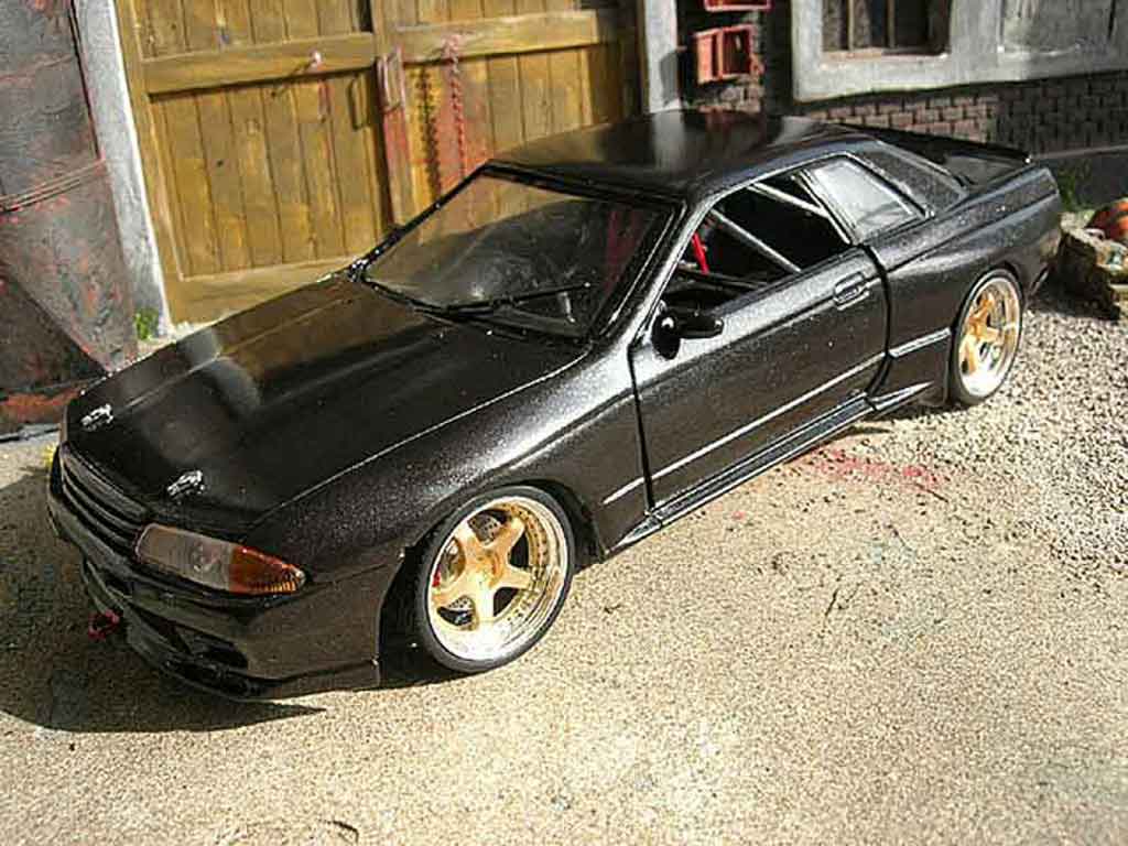 Nissan Skyline R32 gtr tuning 1/18 Kyosho