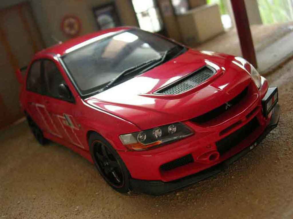 Mitsubishi Lancer Evolution IX 1/18 Autoart Evolution IX rallye art rood modelauto