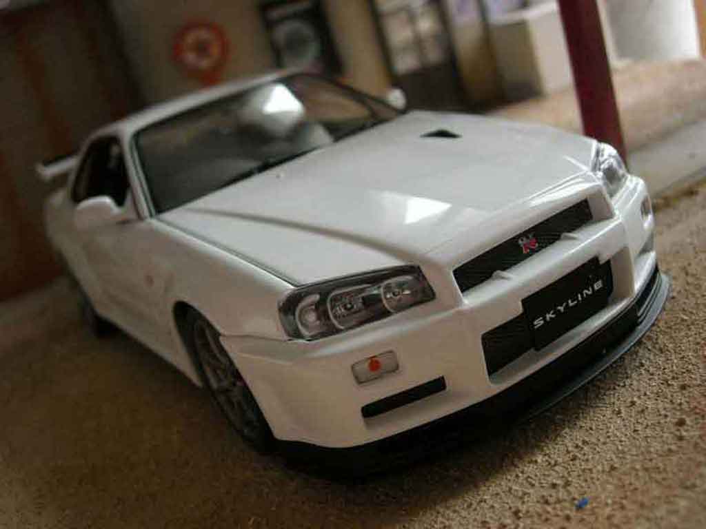Nissan Skyline R34 1/18 Autoart R34 gtr v-spec ii wit modelauto