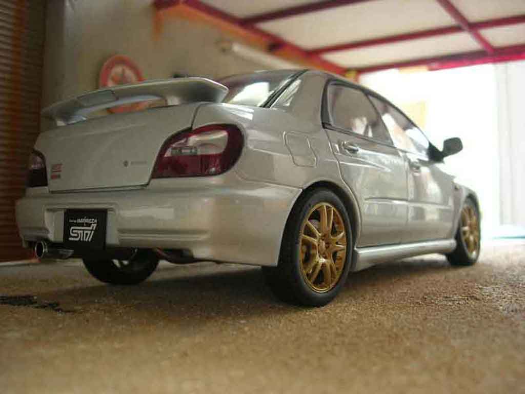 Subaru Impreza WRX STI grijs 1/18 Autoart