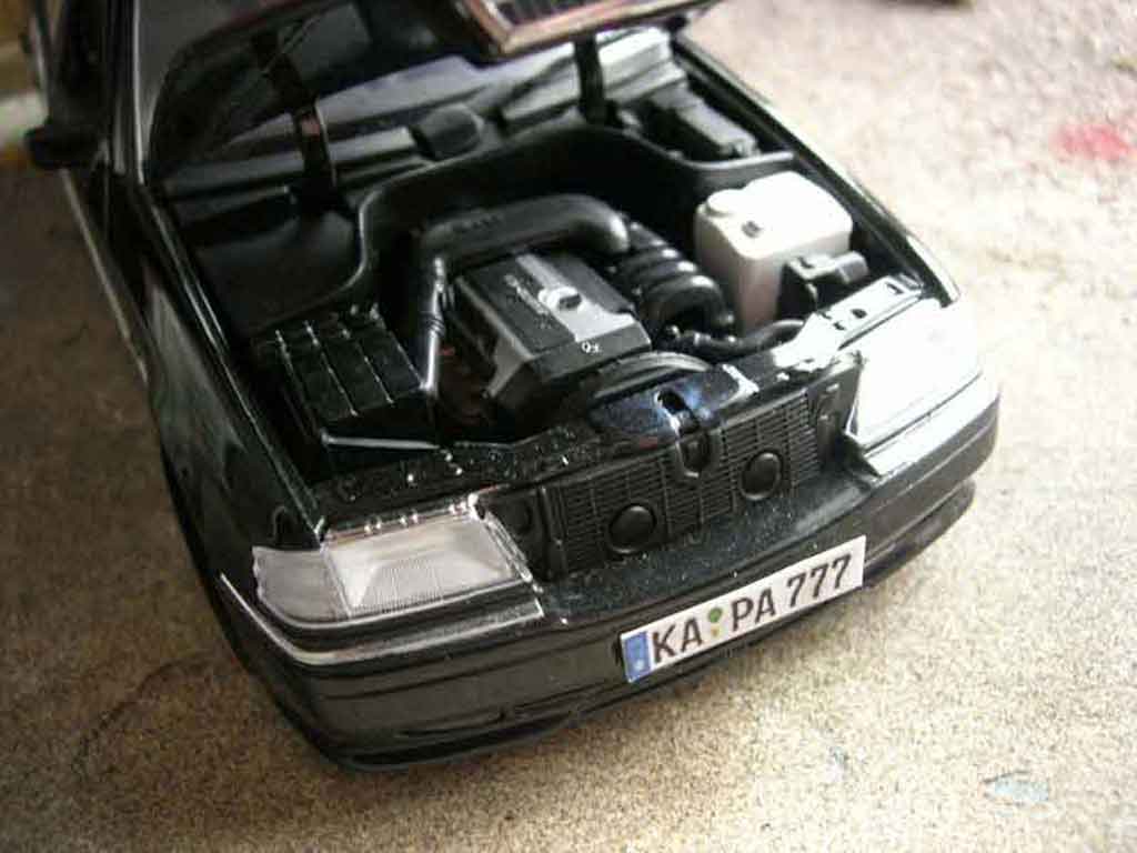 Mercedes Classe C AMG 36 zwart 1/18 Ut Models