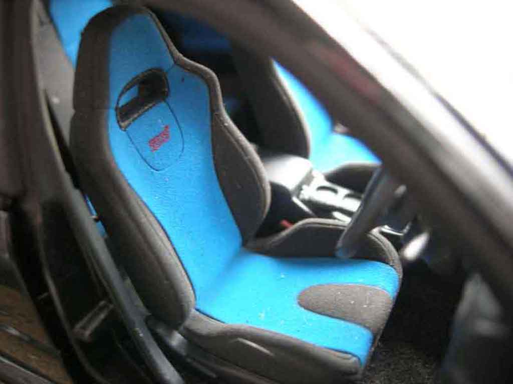 Subaru Impreza WRX STI 2006 zwart 1/18 Autoart