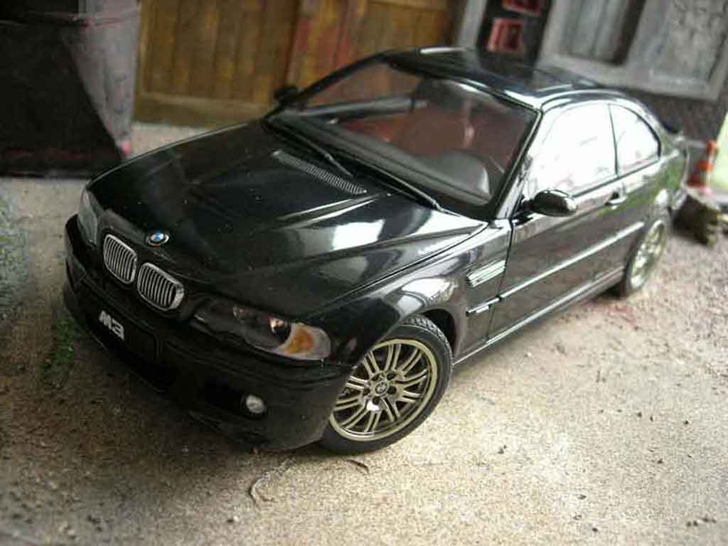 Bmw M3 E46 1/18 Autoart E46 zwart modelauto