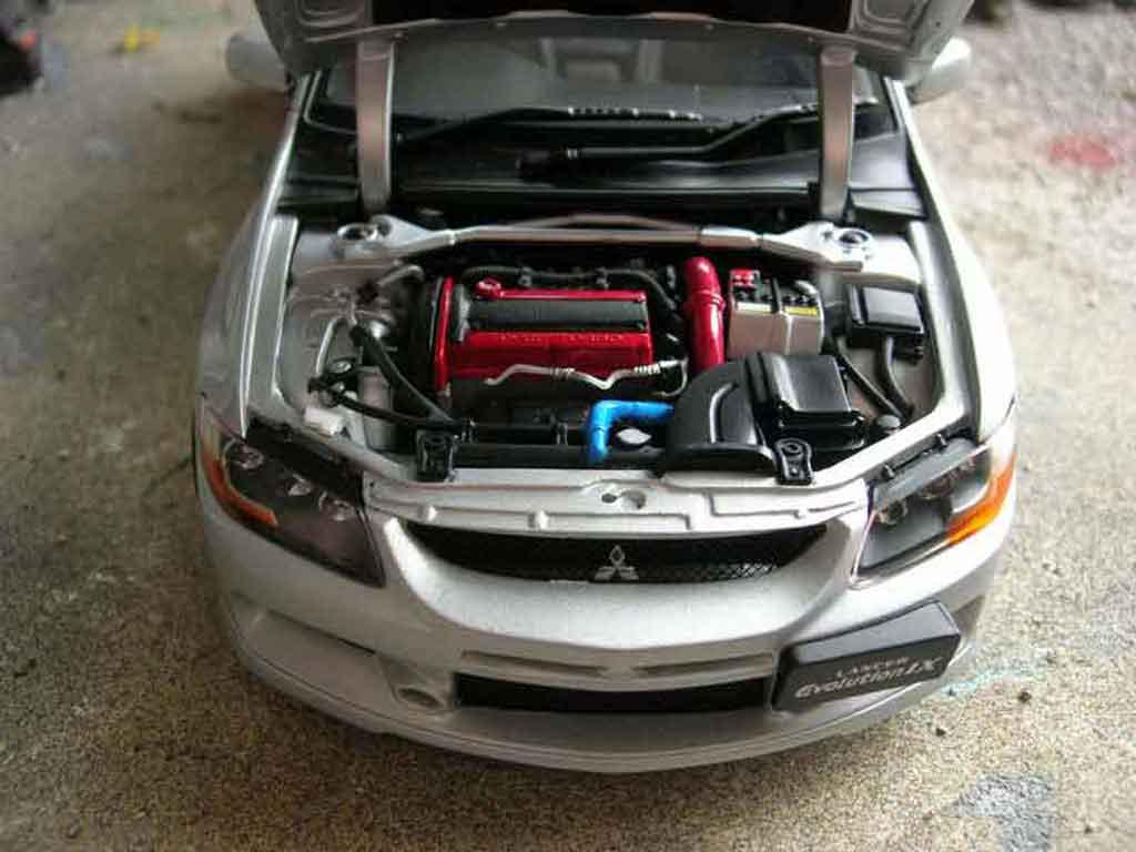 Mitsubishi Lancer Evolution IX gsr 1/18 Autoart