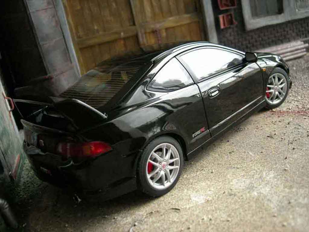 Acura RSX type s R 1/18 Autoart