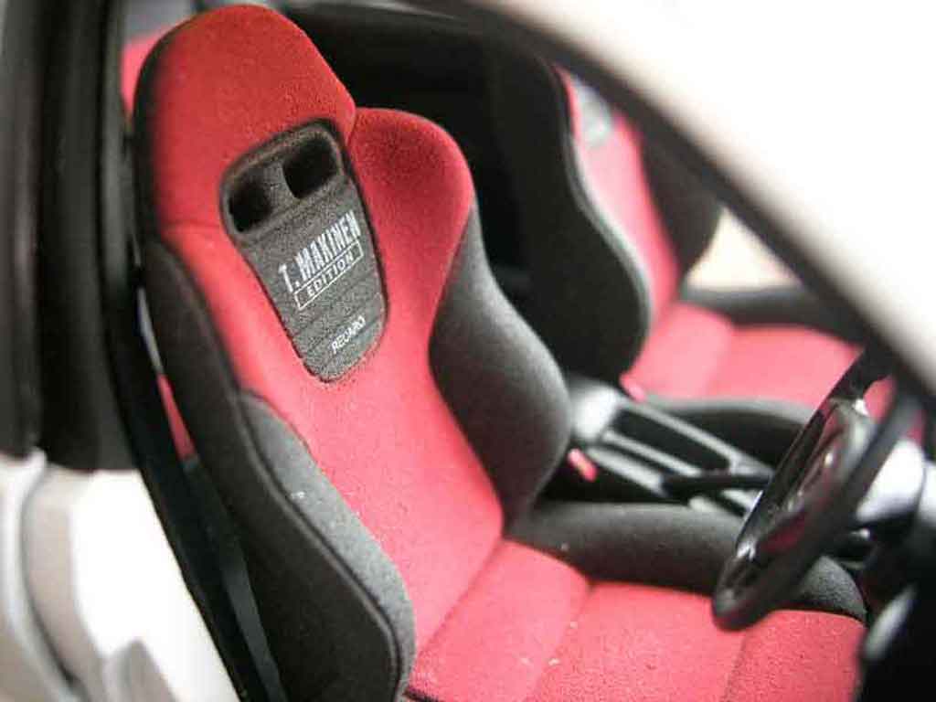 Mitsubishi Lancer Evolution VI makinen edition wit 1/18 Autoart