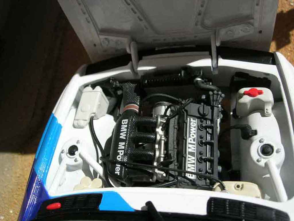 Bmw M3 coupe DTM E30 warsteiner 1/18 Minichamps