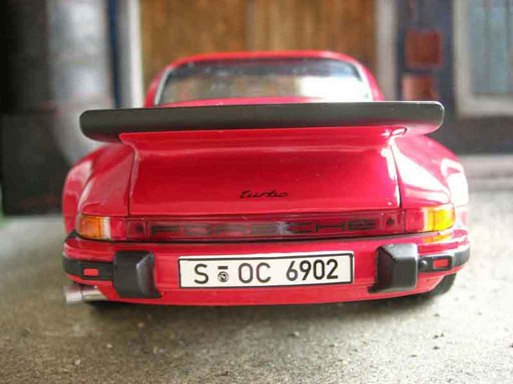 Porsche 911 Turbo 3.0 rood 1/18 Norev