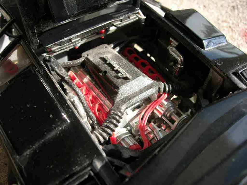 Lamborghini Countach 5000 Quattrovalvole zwart 1/18 Burago