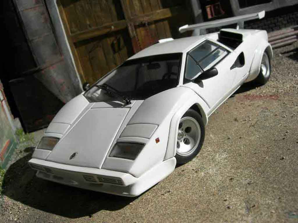 Lamborghini Countach 5000 Quattrovalvole wit 1/18 Kyosho