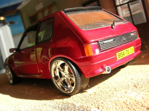 Peugeot 205 GTI 1/18 Solido Dimma GTI rood modelauto