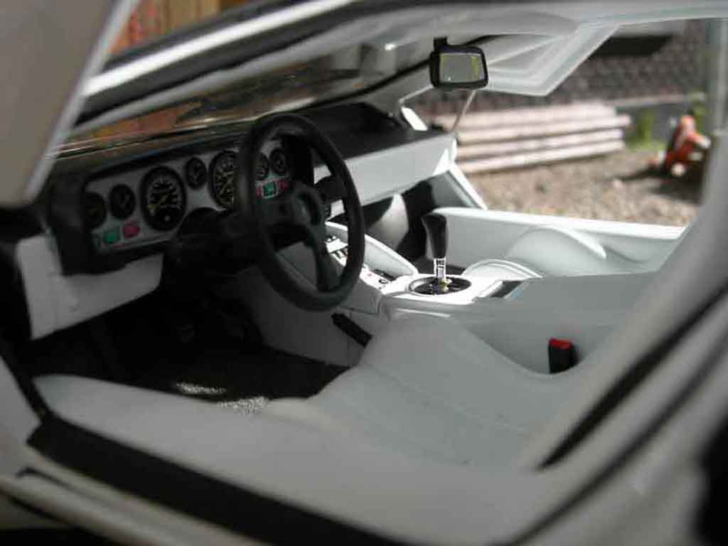 Lamborghini Countach 5000 Quattrovalvole wit 1/18 Kyosho
