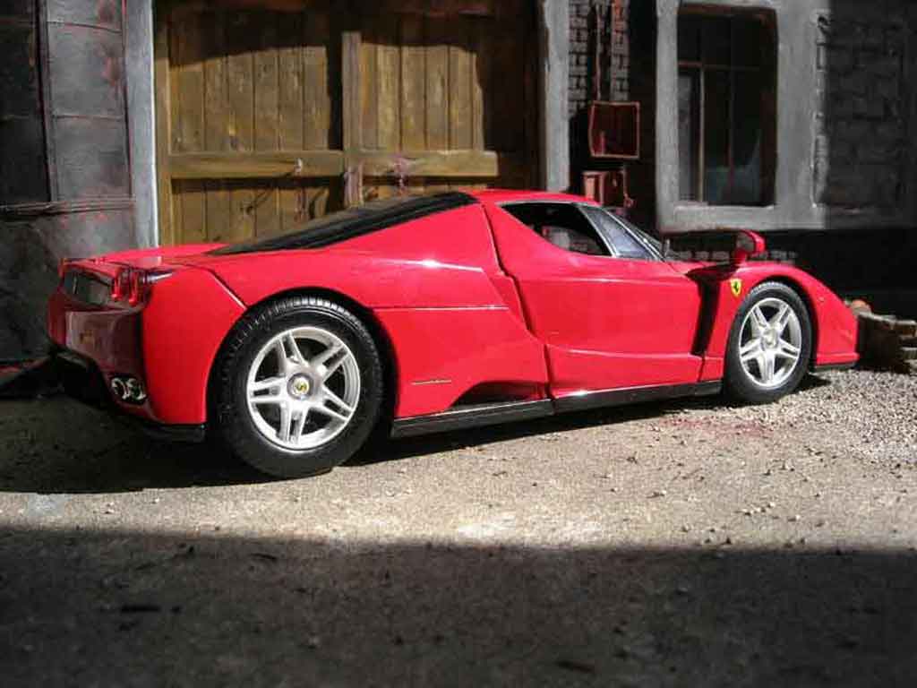 Ferrari Enzo Coupe rood 1/18 Hot Wheels