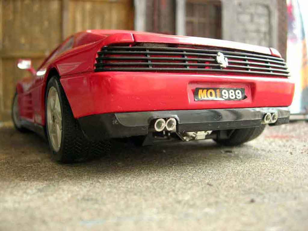 Ferrari 348 TB rood 1/18 Burago