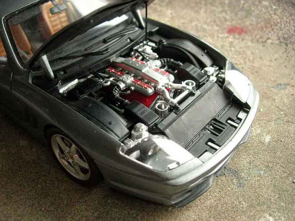 Ferrari 550 Maranello grijs 1/18 Burago