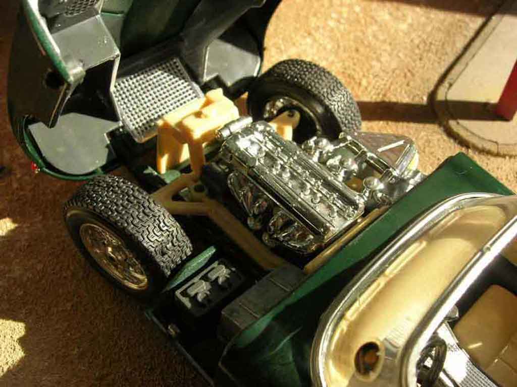 Jaguar E-Type 1961 groen 1/18 Burago